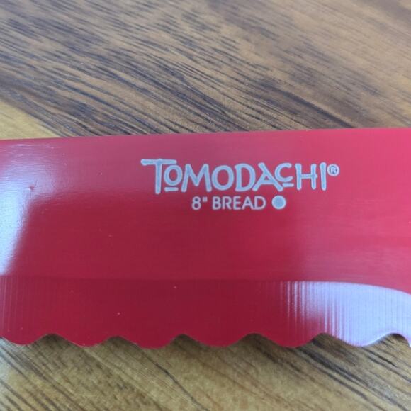 TOMODASHI 8" Bread Red with Cover Kitchen Knife - Picture 5 of 5